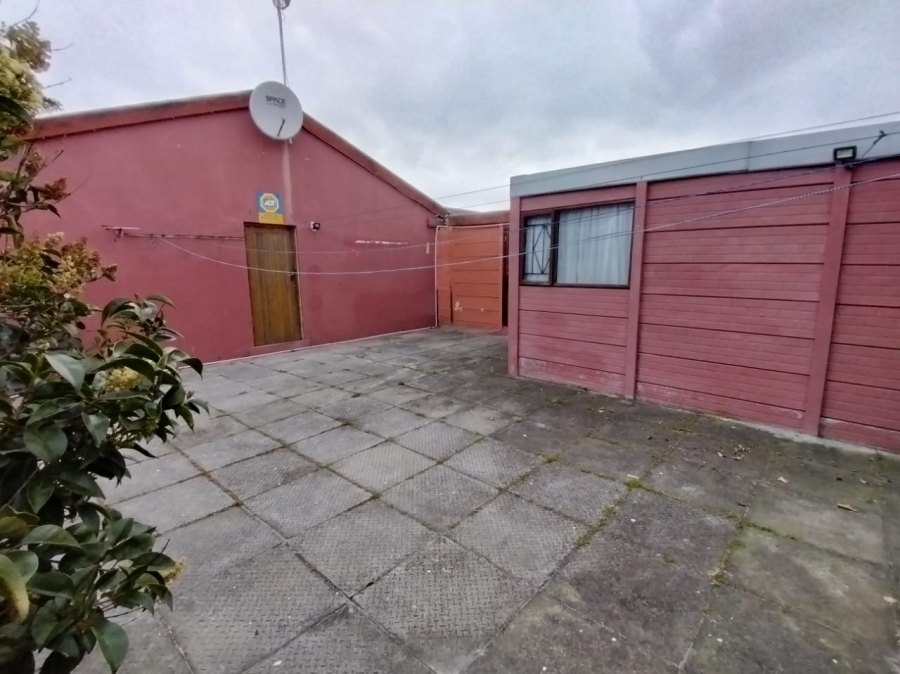 3 Bedroom Property for Sale in Pelican Park Western Cape